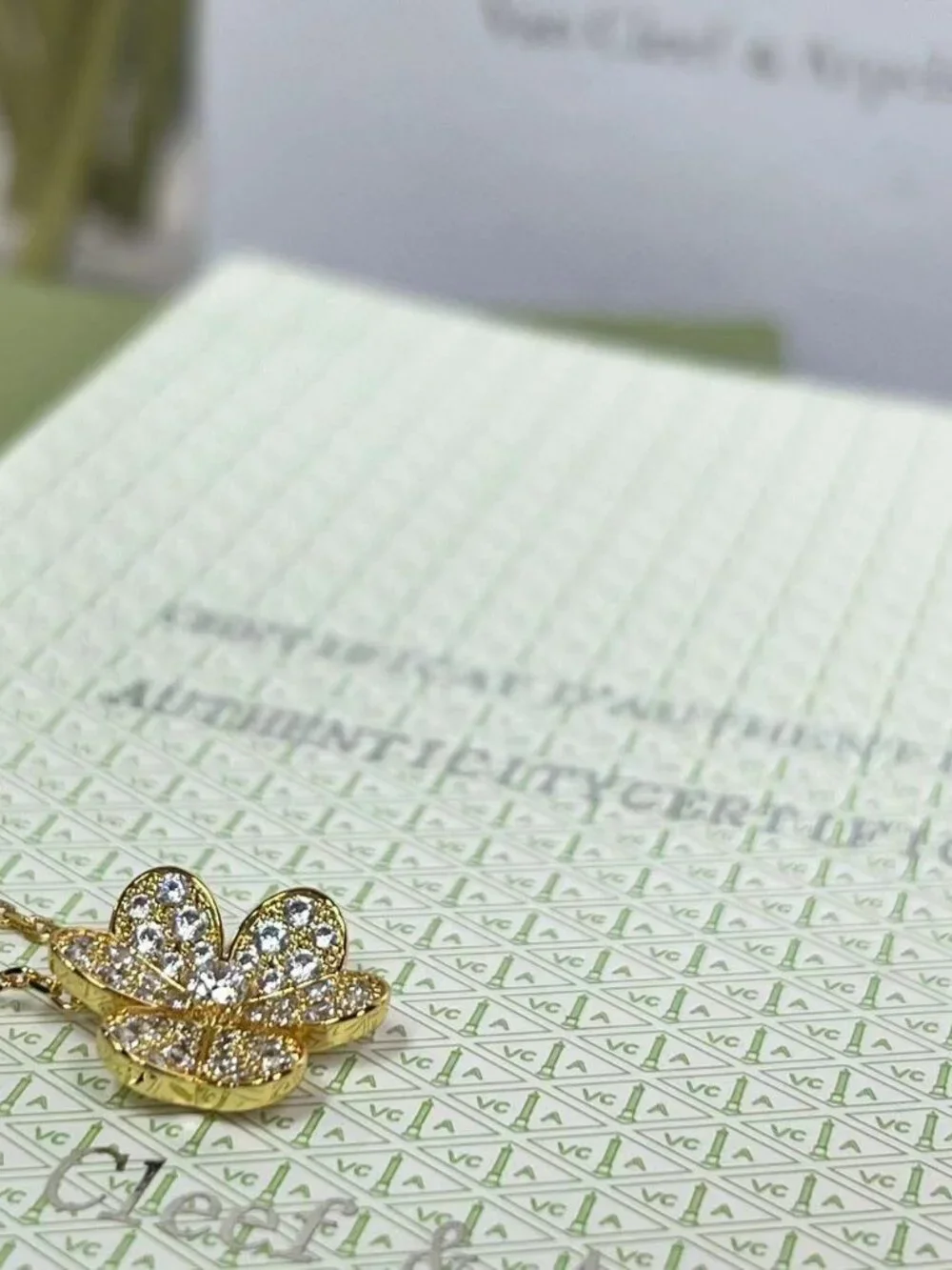 🤨Van Cleef & Arpels🤨 flower necklace